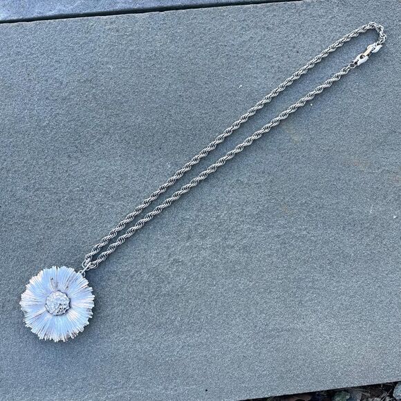 Monet Floral Mid Century Necklace Funky Avant Garde Sunflower pendant - Picture 4 of 9